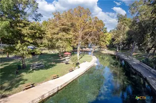 725 W Klingemann St, New Braunfels, TX 78130 - Photo 5