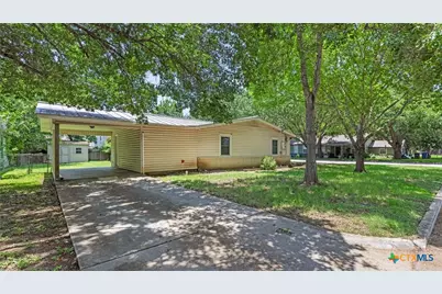 725 W Klingemann Street, New Braunfels, TX 78130 - Photo 3