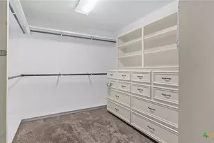 725 W Klingemann St, New Braunfels, TX 78130 - Photo 19