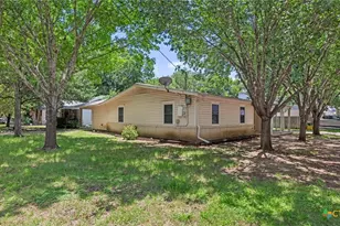725 W Klingemann St, New Braunfels, TX 78130 - Photo 23
