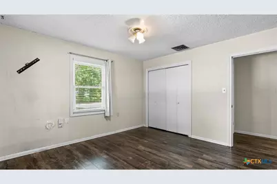 725 W Klingemann Street, New Braunfels, TX 78130 - Photo 21