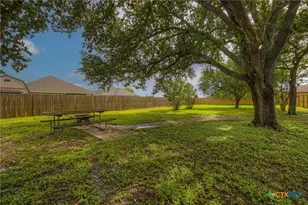 105 E Huebinger St, Marion, TX 78124 - Photo 21