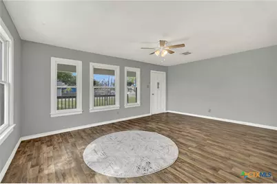 105 E Huebinger Street, Marion, TX 78124 - Photo 5