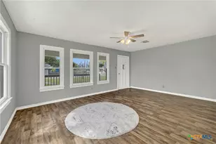 105 E Huebinger St, Marion, TX 78124 - Photo 5