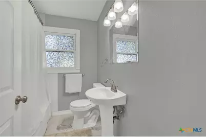 105 E Huebinger Street, Marion, TX 78124 - Photo 15
