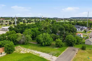 615 Vermont St, Killeen, TX 76541 - Photo 1
