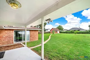 124 Country Gardens Gardens, La Vernia, TX 78121 - Photo 11