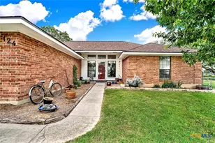 124 Country Gardens, La Vernia, TX 78121 - Photo 3