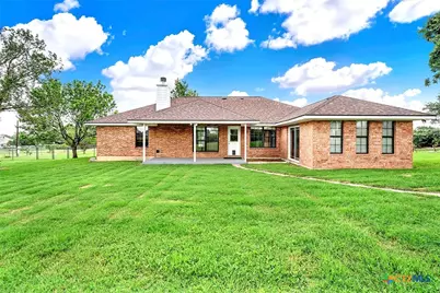 124 Country Gardens Gardens, La Vernia, TX 78121 - Photo 9