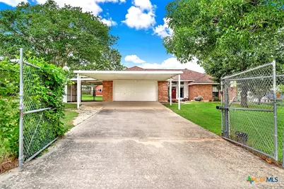 124 Country Gardens Gardens, La Vernia, TX 78121 - Photo 3