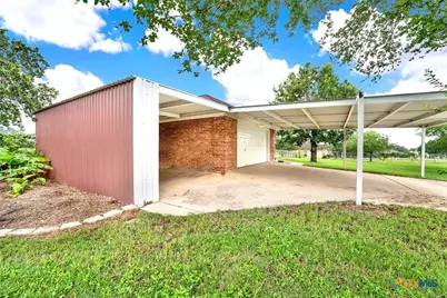 124 Country Gardens Gardens, La Vernia, TX 78121 - Photo 7