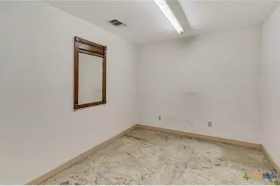 306 N Wells Street, Edna, TX 77957 - Photo 33