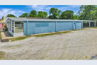 306 N Wells Street, Edna, TX 77957 - Photo 3