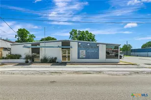 306 N Wells St, Edna, TX 77957 - Photo 1