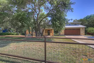 3055 Lakeview Dr, Canyon Lake, TX 78133 - Photo 3