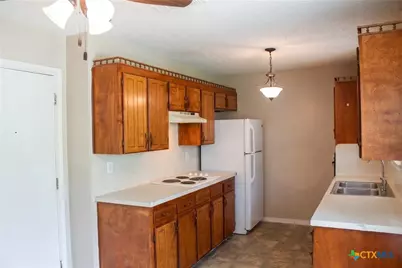 211 E Hogan Drive, Copperas Cove, TX 76522 - Photo 5