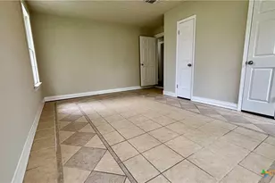 904 Bismark St, Seguin, TX 78155 - Photo 27
