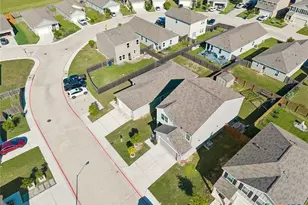124 NE Peony Ln, Jarrell, TX 76537 - Photo 39