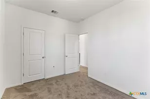 124 NE Peony Ln, Jarrell, TX 76537 - Photo 11