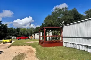 1712 Hofheinz St, San Marcos, TX 78666 - Photo 9