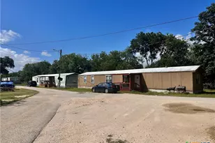 1712 Hofheinz St, San Marcos, TX 78666 - Photo 19