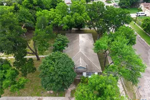308 W 1st St, Lampasas, TX 76550 - Photo 35