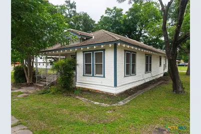 308 W 1st Street, Lampasas, TX 76550 - Photo 7