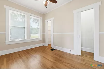 308 W 1st Street, Lampasas, TX 76550 - Photo 21