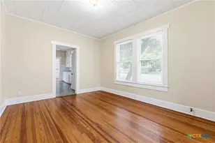 308 W 1st St, Lampasas, TX 76550 - Photo 11