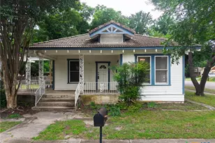 308 W 1st St, Lampasas, TX 76550 - Photo 1