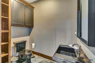 121 Spring Ridge, Victoria, TX 77904 - Photo 33