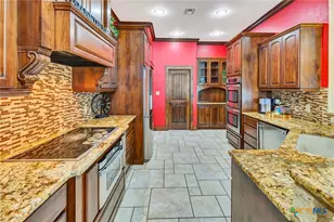 121 Spring Ridge, Victoria, TX 77904 - Photo 13