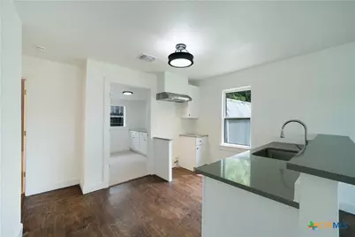414 Orange Avenue, New Braunfels, TX 78130 - Photo 15