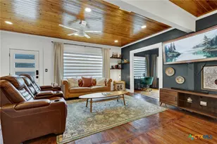 225 S Live Oak Ave, New Braunfels, TX 78130 - Photo 5