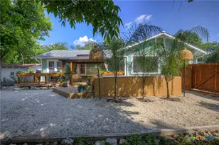 225 S Live Oak Ave, New Braunfels, TX 78130 - Photo 41