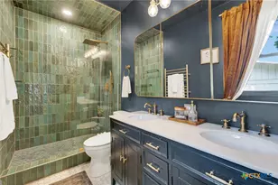 225 S Live Oak Ave, New Braunfels, TX 78130 - Photo 29