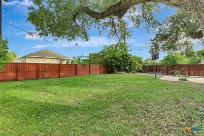 101 N Crescent Drive, Victoria, TX 77901 - Photo 41