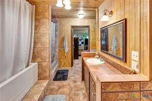 101 N Crescent Dr, Victoria, TX 77901 - Photo 7
