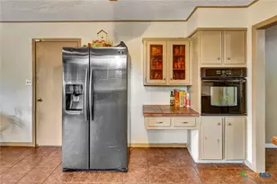 101 N Crescent Dr, Victoria, TX 77901 - Photo 23