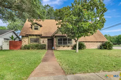 101 N Crescent Drive, Victoria, TX 77901 - Photo 1