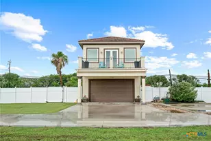 4 Lavaca Bay Pl, Port Lavaca, TX 77979 - Photo 1