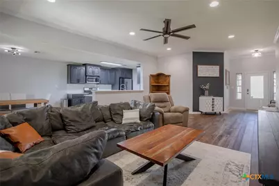 113 Zephyr Drive, Victoria, TX 77904 - Photo 5