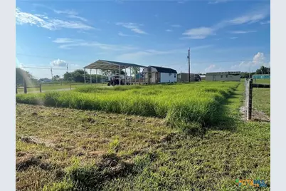 1305 E Toledo, Seadrift, TX 77983 - Photo 3