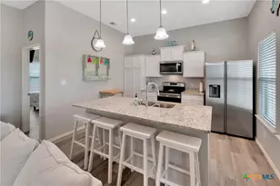 143 Paradise Dr, Rockport, TX 78382 - Photo 5