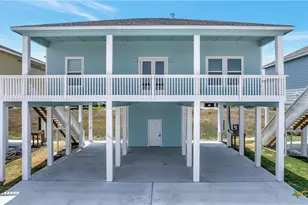 143 Paradise Dr, Rockport, TX 78382 - Photo 1