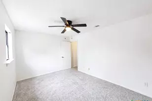 104 Maplewood Dr, Victoria, TX 77901 - Photo 13
