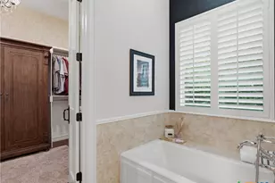 173 Falling Hls, New Braunfels, TX 78132 - Photo 17