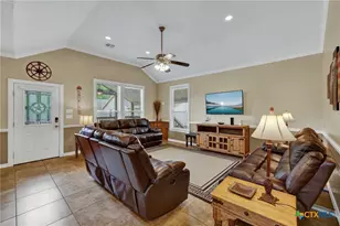 186 River Villas Ct, New Braunfels, TX 78132 - Photo 7