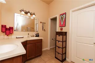 209 Geode Ln, Jarrell, TX 76537 - Photo 15
