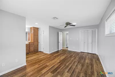 208 Berkshire Lane, Victoria, TX 77904 - Photo 17